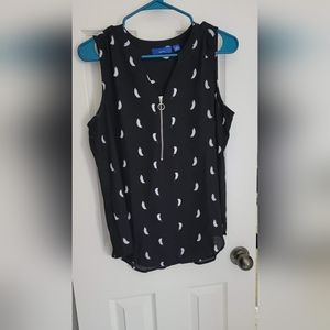 Sleeveless blouse